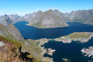 Názov súboru=Reinebringen08.JPG
Veľkosť súboru=1159KB
Veľkosť=1296x864
Dátum pridania=23. September 2013 Reinebringen08.JPG