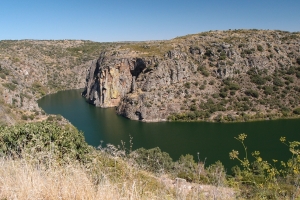 Názov súboru=F_Douro03.JPG
Veľkosť súboru=1494KB
Veľkosť=1296x864
Dátum pridania=09. Január 2021 F_Douro03.JPG